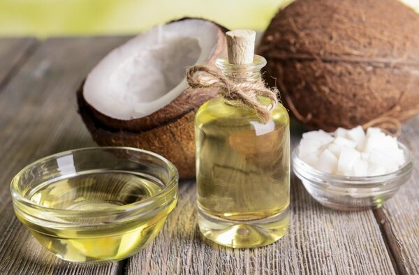 Hướng dẫn cách trị sưng nướu răng tại nhà bằng dầu dừa